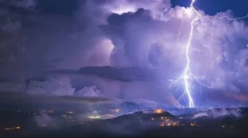 الجو هيقلب فجأة! أمطار رعدية واضطرابات جوية تضرب 3 ولايات وتحذير رسمي للساعات الجاية